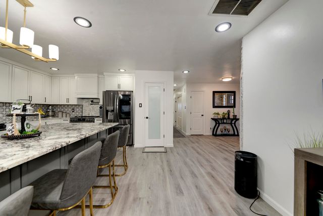 1720 Faith Court NE, Albuquerque, NM 87112