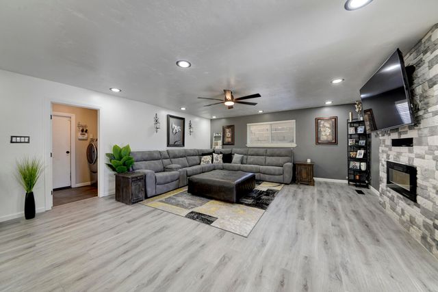 1720 Faith Court NE, Albuquerque, NM 87112