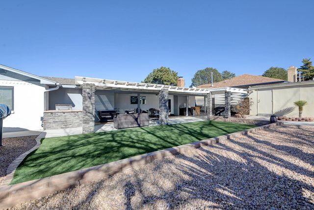 1720 Faith Court NE, Albuquerque, NM 87112