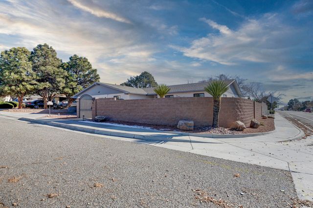 1720 Faith Court NE, Albuquerque, NM 87112