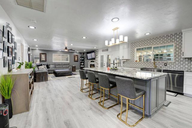 1720 Faith Court NE, Albuquerque, NM 87112