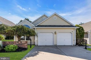 4 WOODBURN RD, Manahawkin, NJ 08050