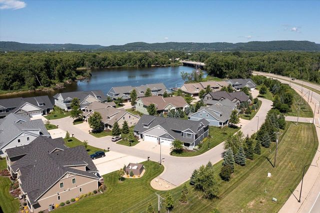329 River POINT, La Crosse, WI 54601