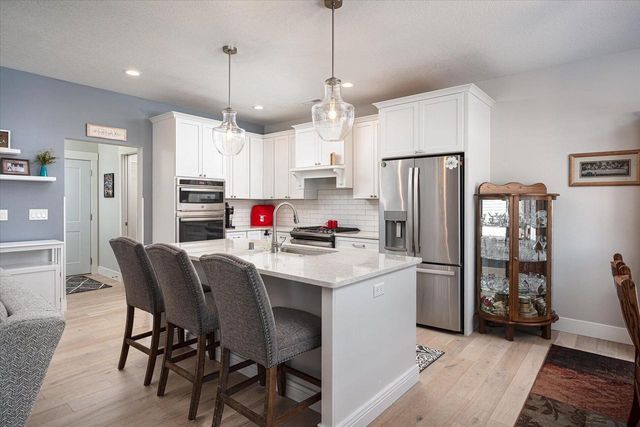 329 River POINT, La Crosse, WI 54601