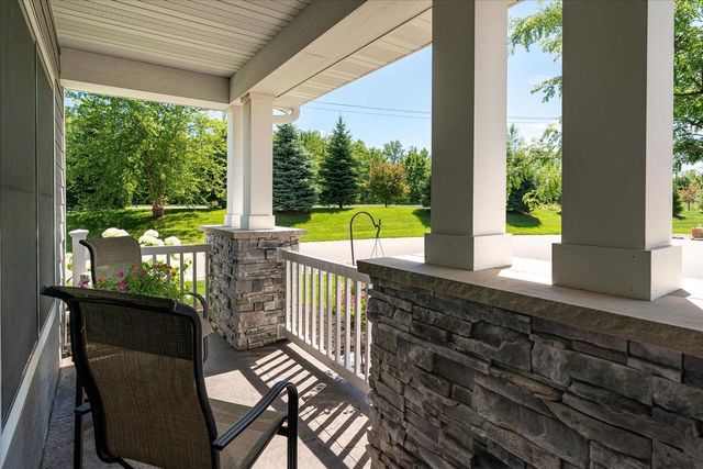 329 River POINT, La Crosse, WI 54601