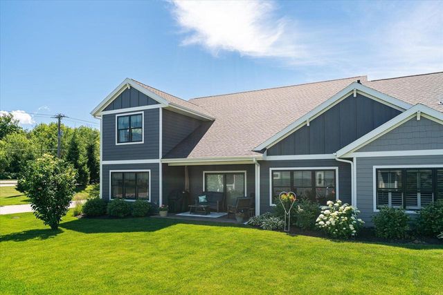 329 River POINT, La Crosse, WI 54601