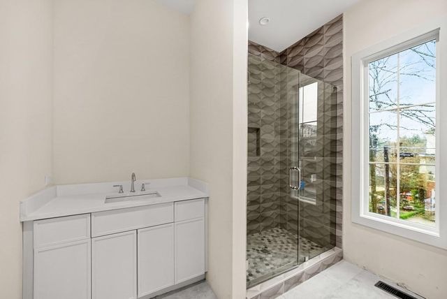 3245 Mae NE Avenue, Atlanta, GA 30319