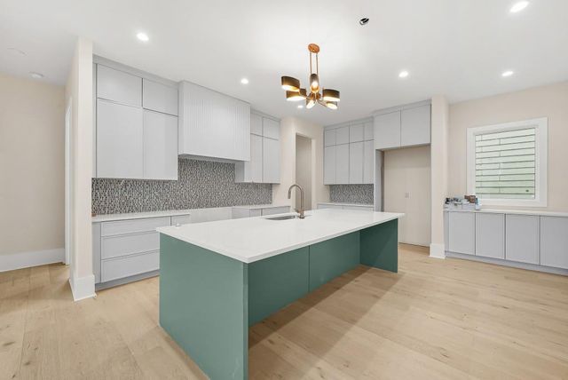 3245 Mae NE Avenue, Atlanta, GA 30319