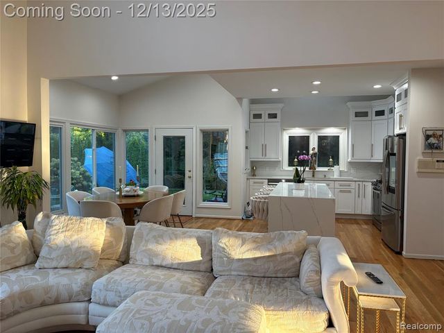 3835 Ranya Drive, Commerce Twp, MI 48382