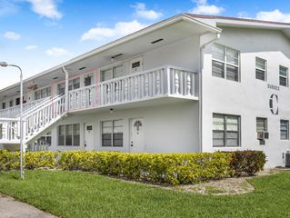 67 Sussex C 67, West Palm Beach, FL 33417