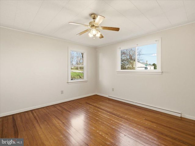 906 STROCK DRIVE DR, Chambersburg, PA 17202