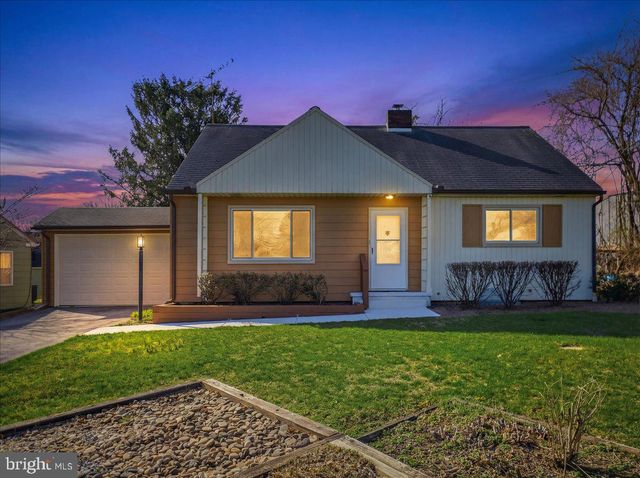 906 STROCK DRIVE DR, Chambersburg, PA 17202