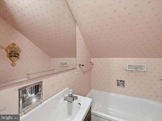 906 STROCK DRIVE DR, Chambersburg, PA 17202