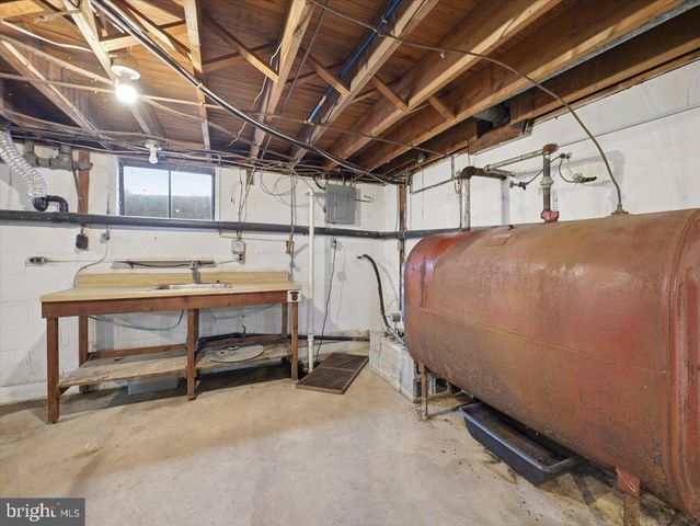906 STROCK DRIVE DR, Chambersburg, PA 17202