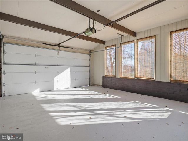 906 STROCK DRIVE DR, Chambersburg, PA 17202
