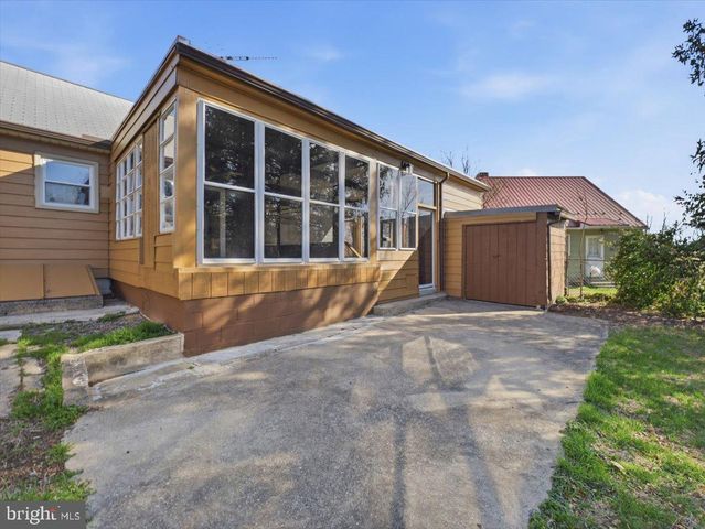906 STROCK DRIVE DR, Chambersburg, PA 17202