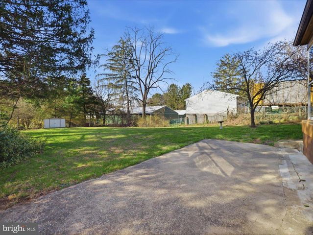 906 STROCK DRIVE DR, Chambersburg, PA 17202