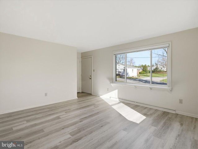 906 STROCK DRIVE DR, Chambersburg, PA 17202