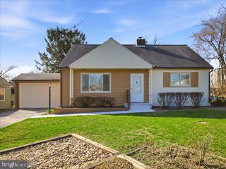 906 STROCK DRIVE DR, Chambersburg, PA 17202