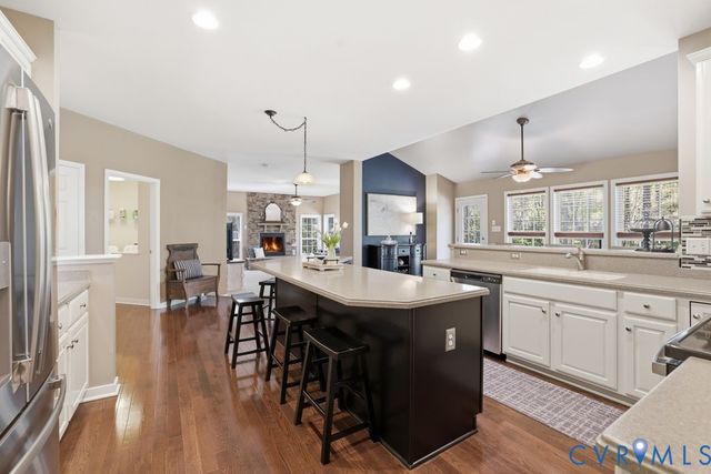 6312 Culbreth Ct, Moseley, VA 23120