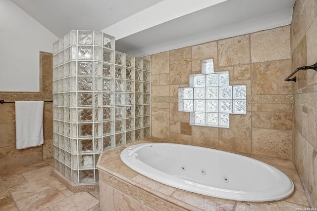 9331 GARDENIA BEND DR, Garden Ridge, TX 78266