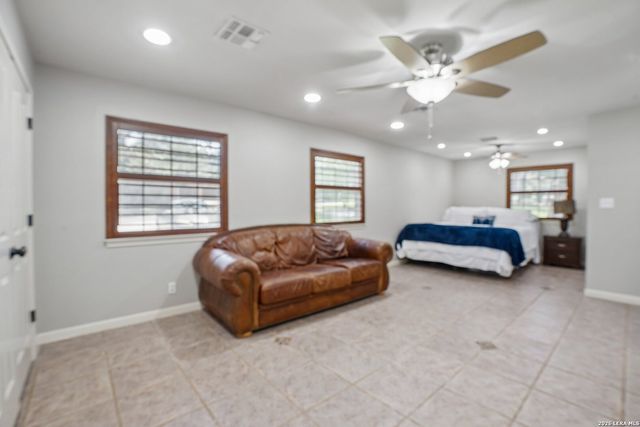9331 GARDENIA BEND DR, Garden Ridge, TX 78266