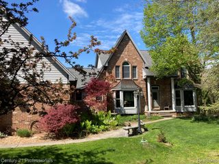 6279 7 Mile Road, South Lyon, MI 48178