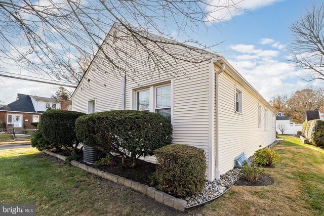 1900 W HIGH ST, Haddon Heights, NJ 08035