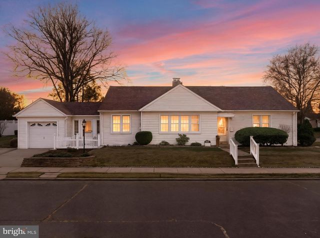 1900 W HIGH ST, Haddon Heights, NJ 08035