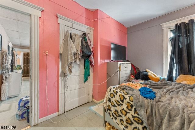 160 Burgess Pl, Passaic City, NJ 07055