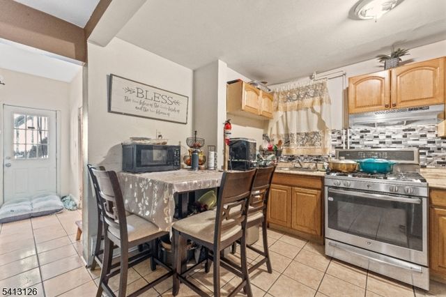 160 Burgess Pl, Passaic City, NJ 07055