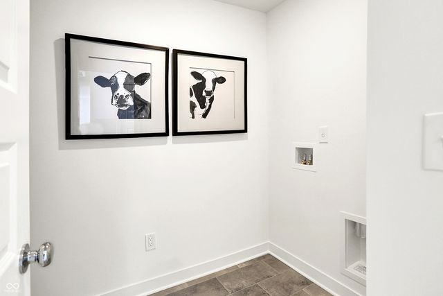 2885 Woods Edge Drive, Greenwood, IN 46143