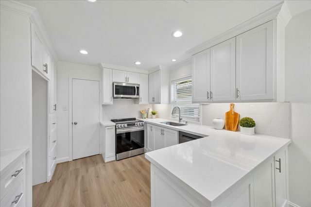 14131 Barryknoll Lane, Houston, TX 77079