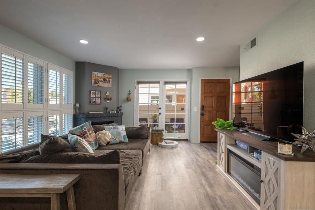 7585 Eads A, La Jolla, CA 92037
