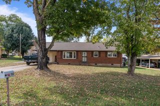 106 DuPont Ave, Waverly, TN 37185