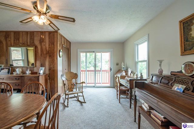 825 Crocus Drive, Radcliff, KY 40160