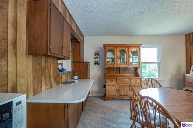 825 Crocus Drive, Radcliff, KY 40160