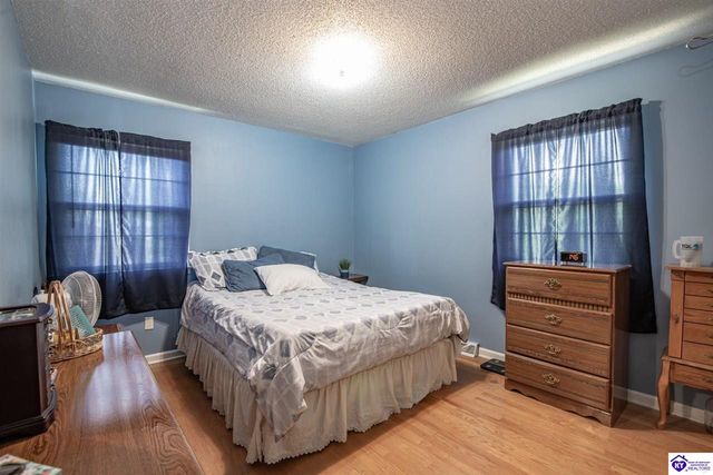 825 Crocus Drive, Radcliff, KY 40160