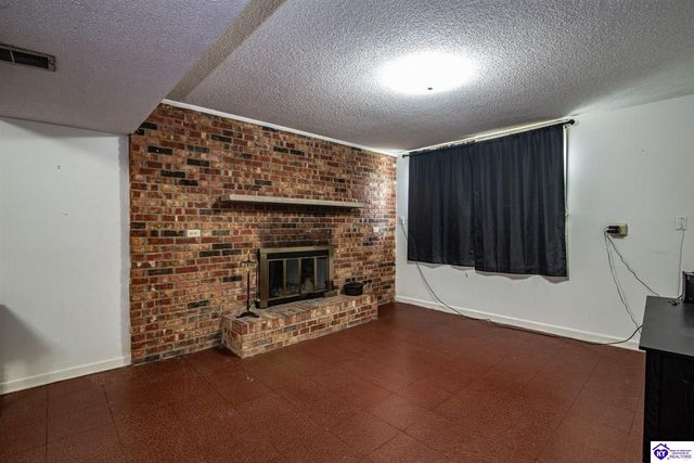 825 Crocus Drive, Radcliff, KY 40160