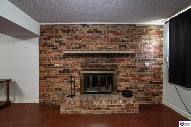 825 Crocus Drive, Radcliff, KY 40160