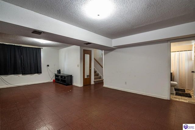 825 Crocus Drive, Radcliff, KY 40160