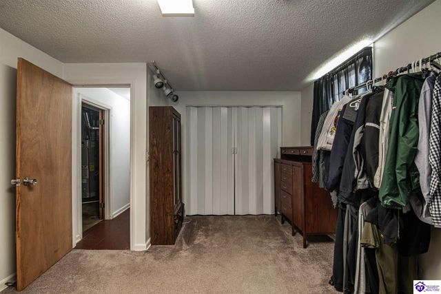 825 Crocus Drive, Radcliff, KY 40160