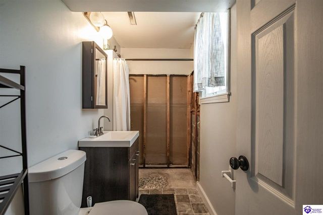 825 Crocus Drive, Radcliff, KY 40160