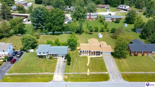 825 Crocus Drive, Radcliff, KY 40160
