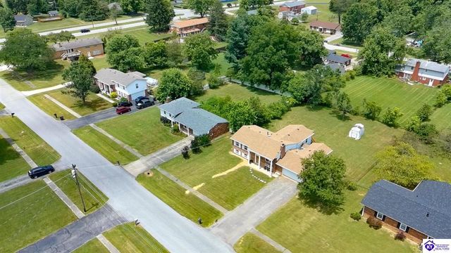825 Crocus Drive, Radcliff, KY 40160