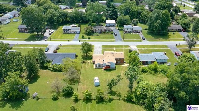 825 Crocus Drive, Radcliff, KY 40160