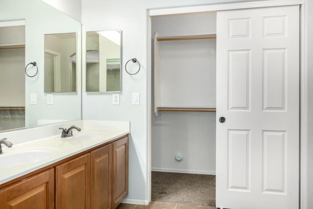1347 E ROLLS Road, San Tan Valley, AZ 85143