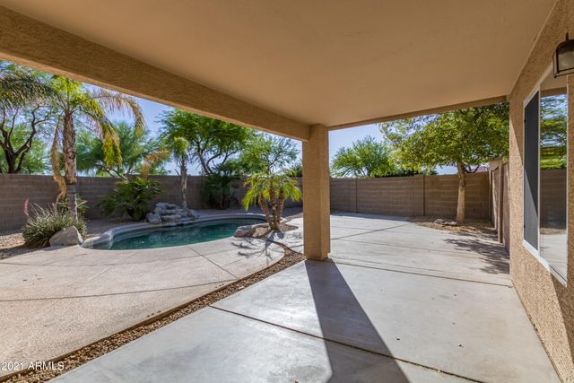 1347 E ROLLS Road, San Tan Valley, AZ 85143