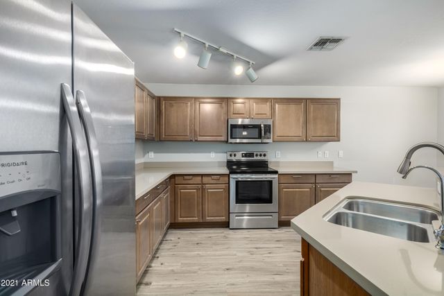 1347 E ROLLS Road, San Tan Valley, AZ 85143