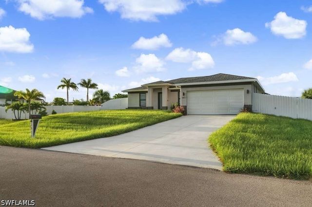 3911 NW 40 LN, Cape Coral, FL 33993